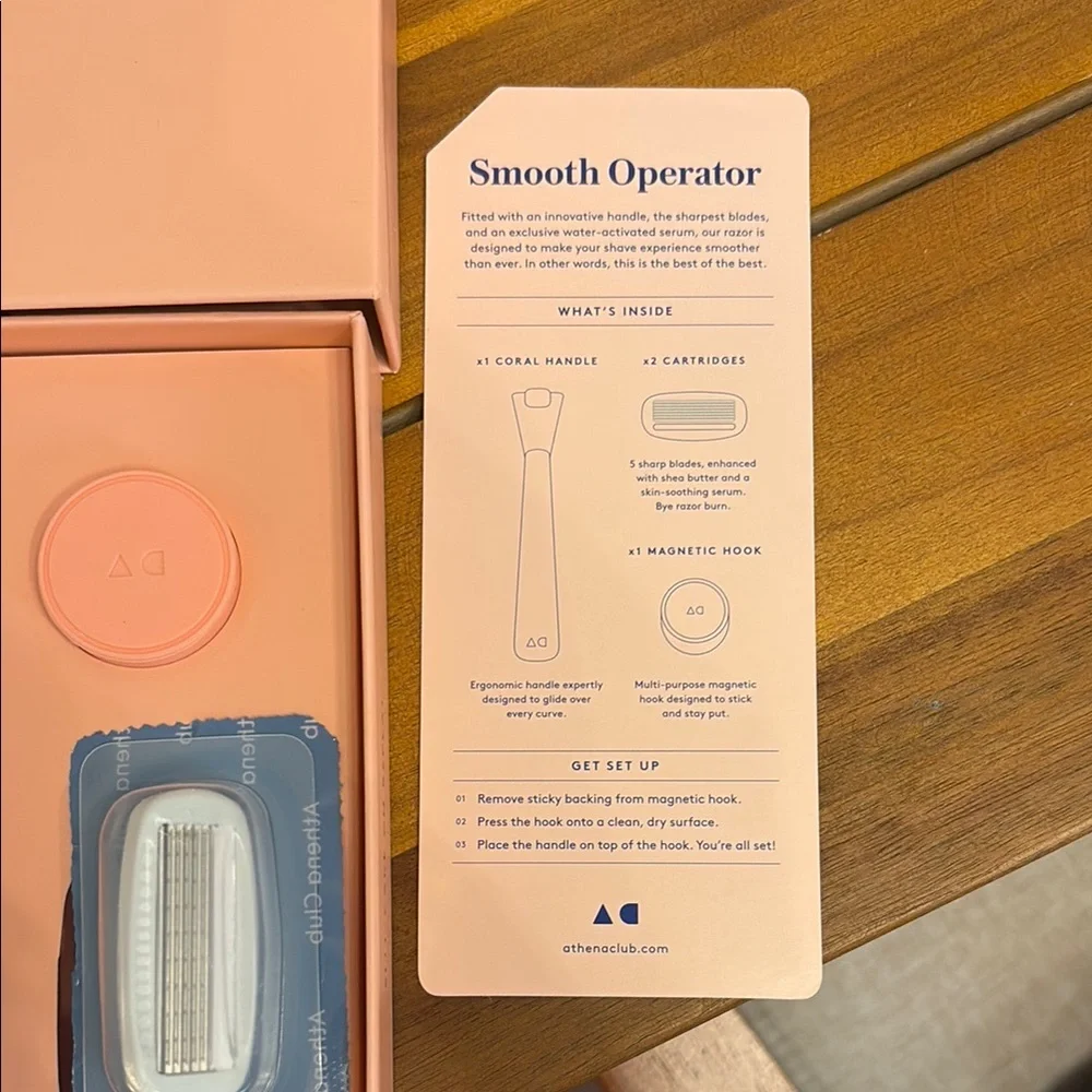Athena Club Peach Razor Set - Picture 3 of 3